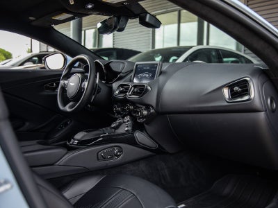 2022 Aston Martin Vantage Base