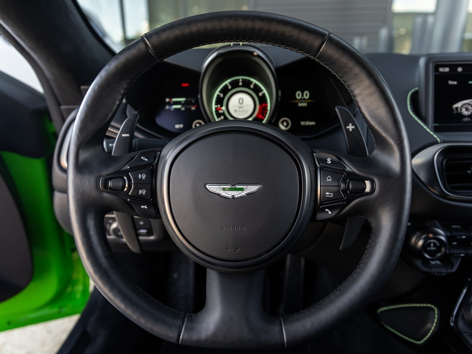 2022 Aston Martin Vantage Base