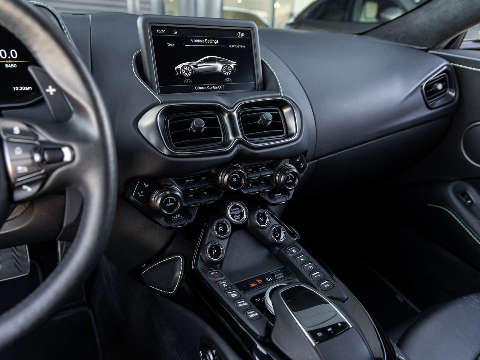 2022 Aston Martin Vantage Base