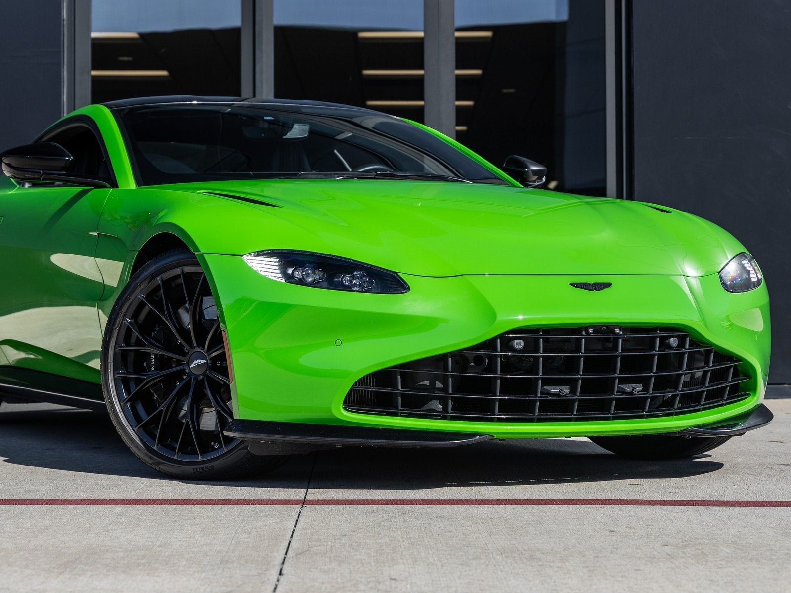 2022 Aston Martin Vantage Base
