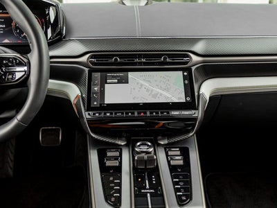 2025 Aston Martin Vanquish V12