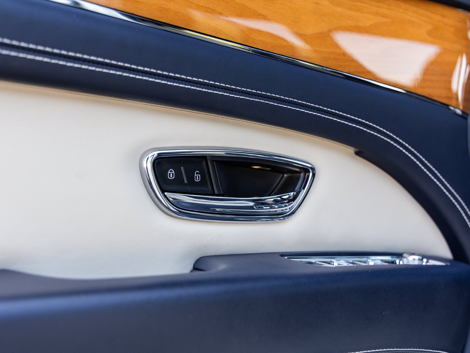2021 Bentley Bentayga V8