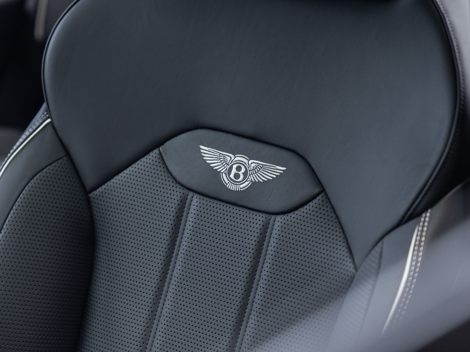 2023 Bentley Bentayga Base