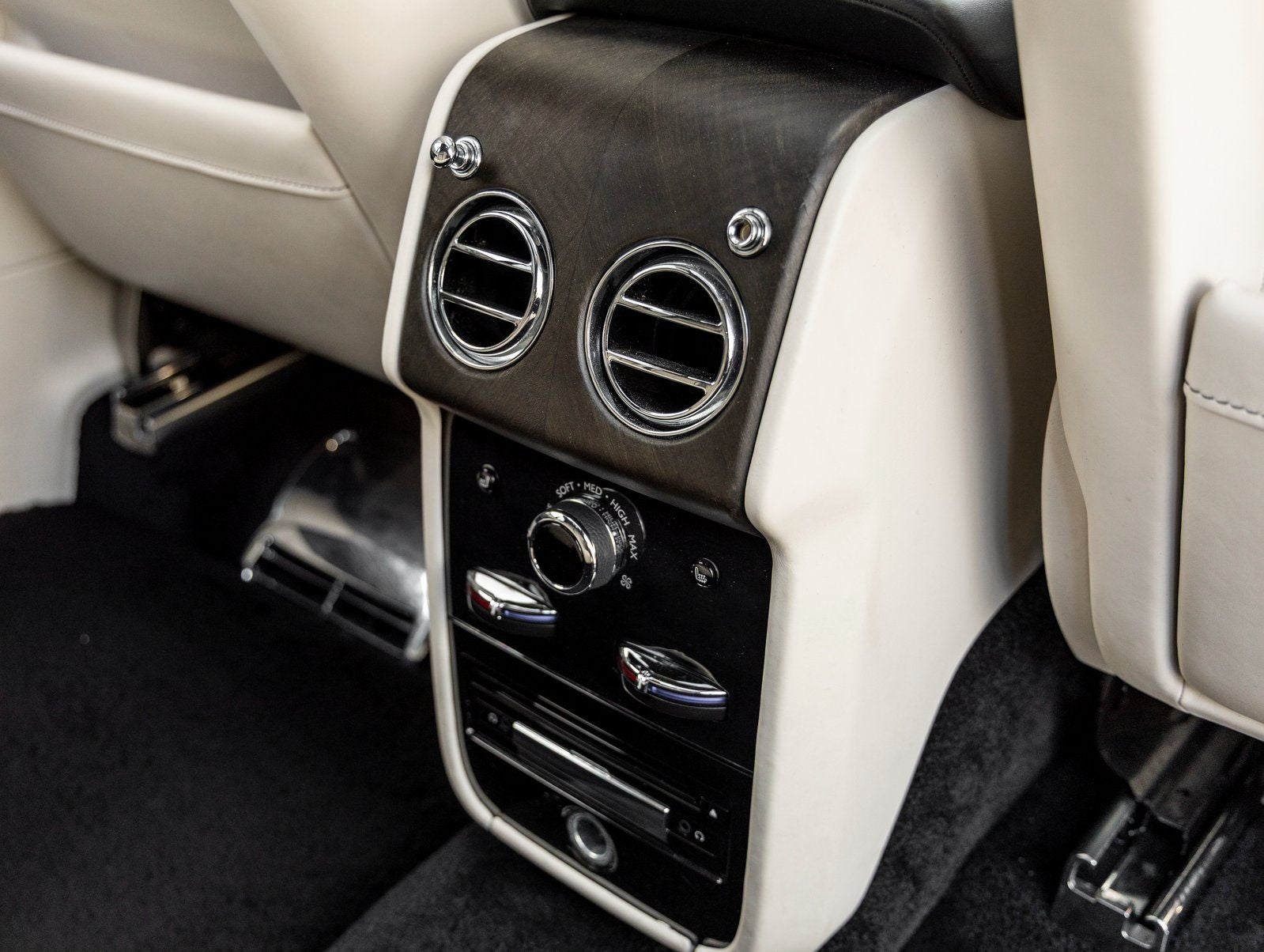 2019 Rolls-Royce Cullinan Base