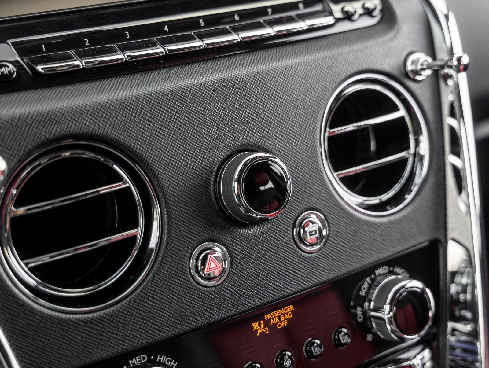 2023 Rolls-Royce Cullinan Base