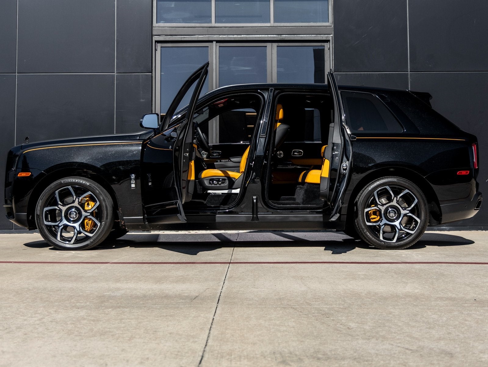 2023 Rolls-Royce Cullinan Black Badge