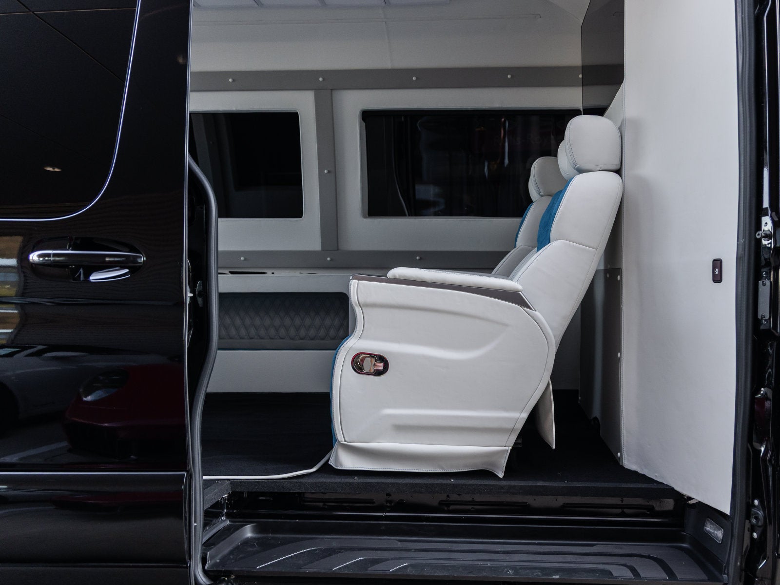 2025 Mercedes-Benz Sprinter 2500 Cargo 170 WB