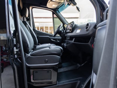 2025 Mercedes-Benz Sprinter 2500 Cargo 170 WB