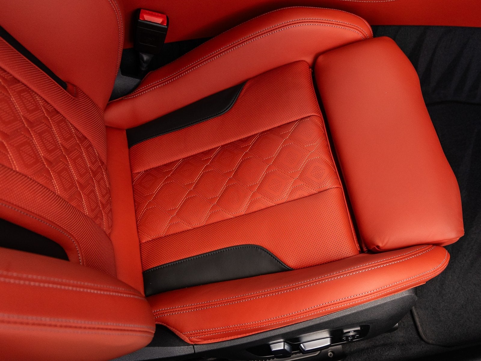 2025 BMW M8 Competition