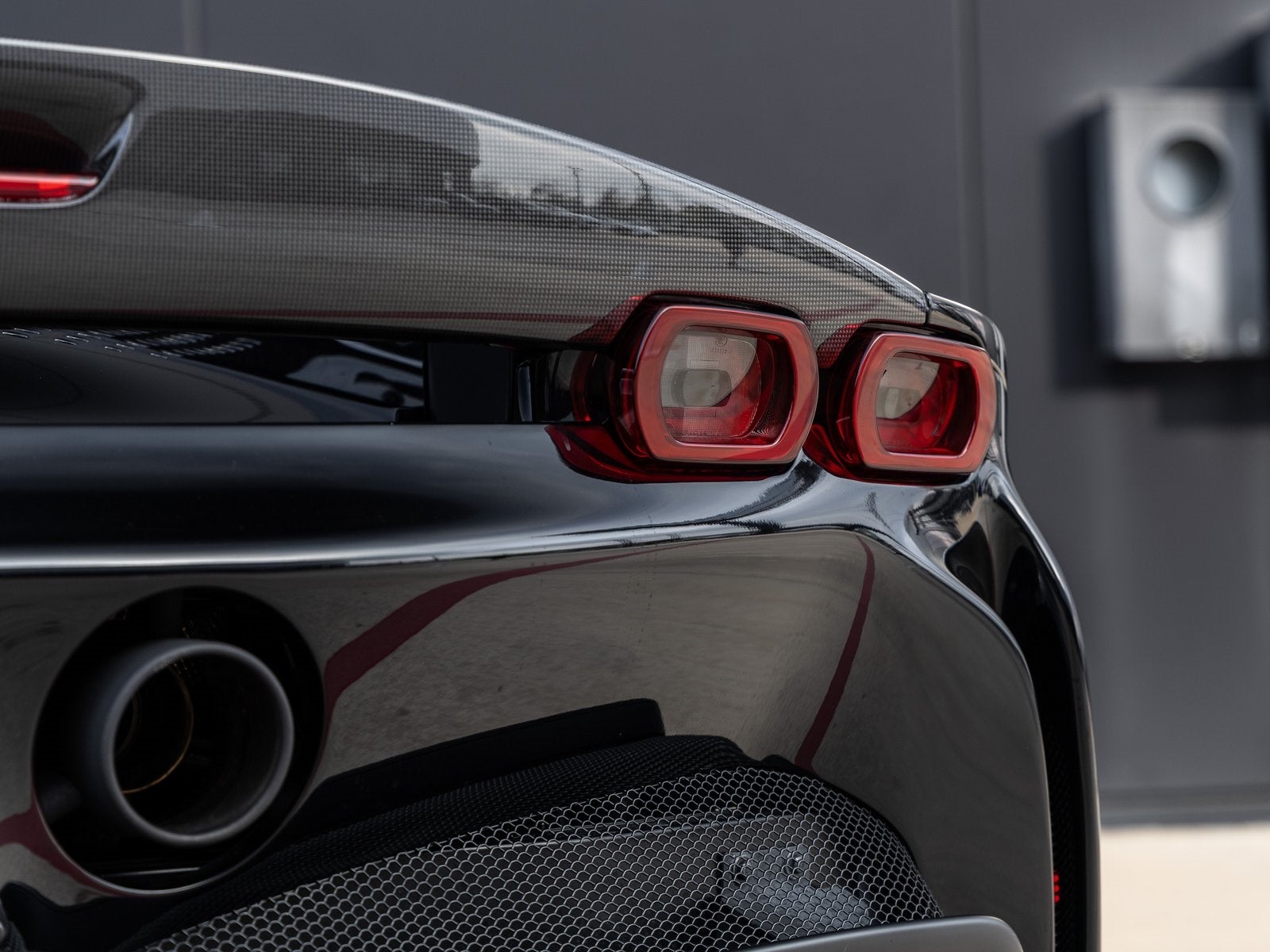 2021 Ferrari SF90 Stradale Base