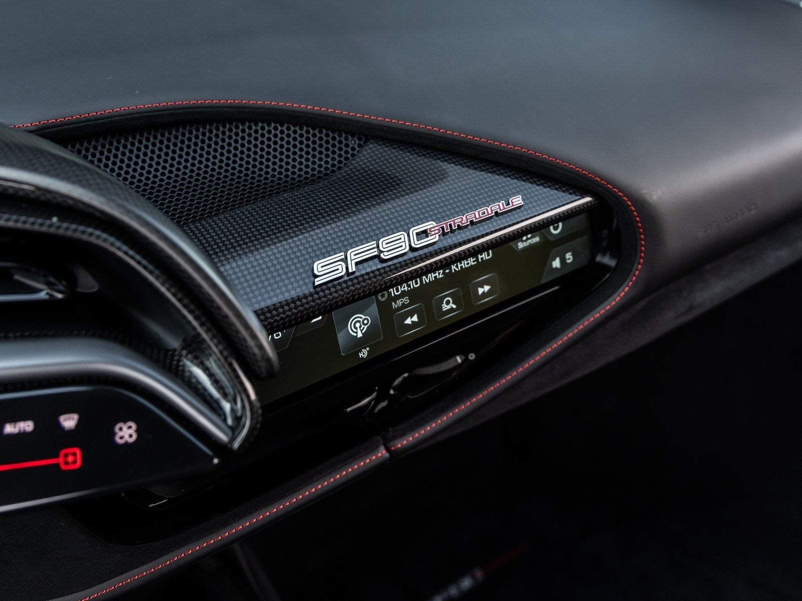 2021 Ferrari SF90 Stradale Base