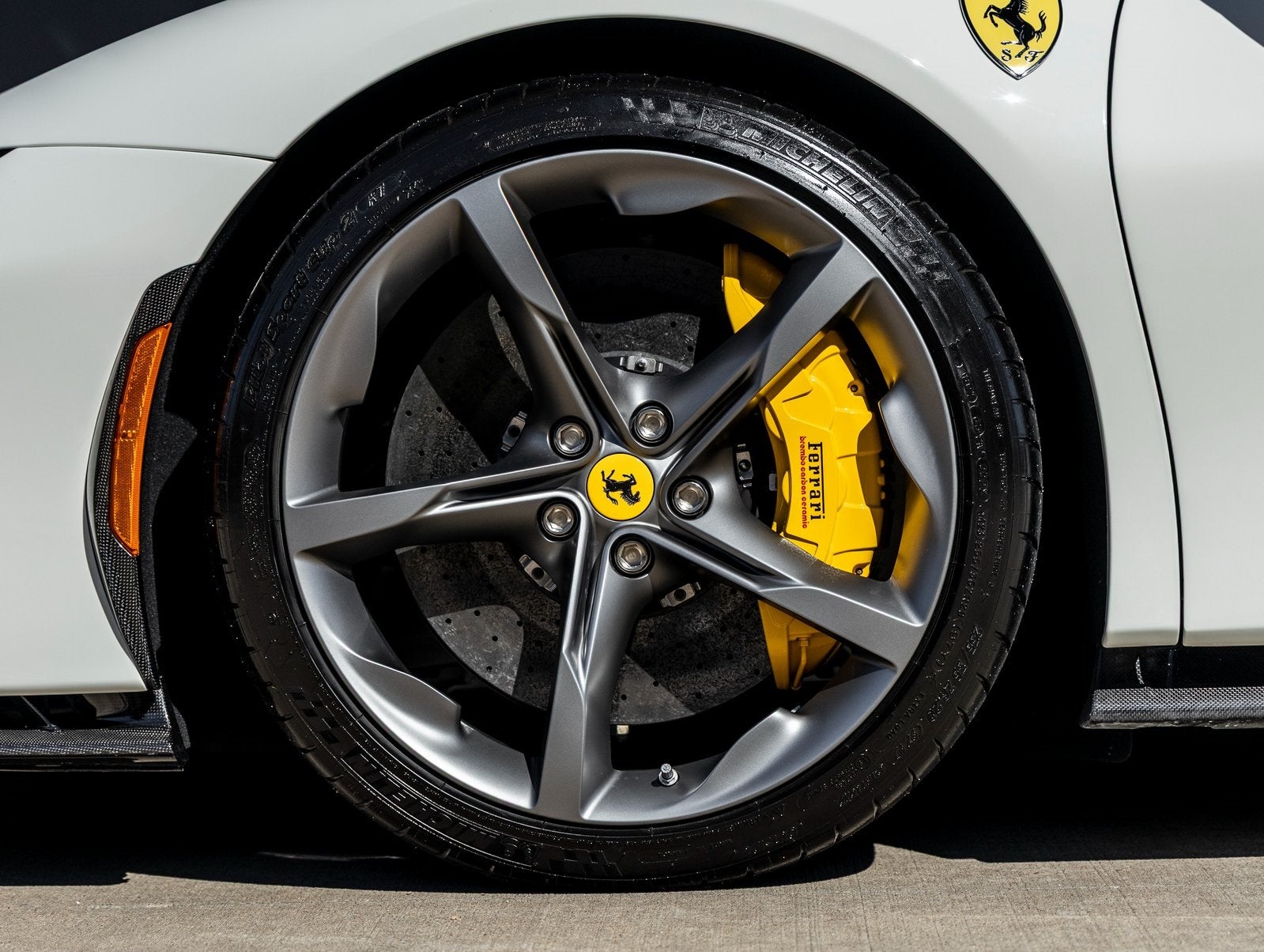 2023 Ferrari SF90 Stradale Base