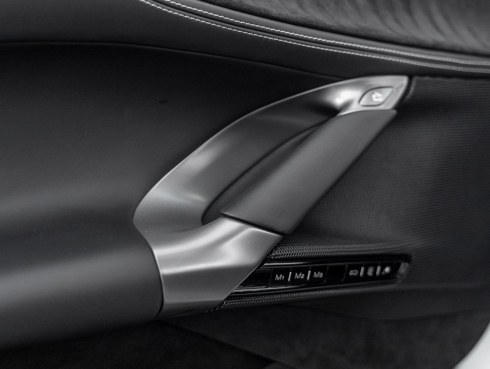 2023 Ferrari SF90 Stradale Base