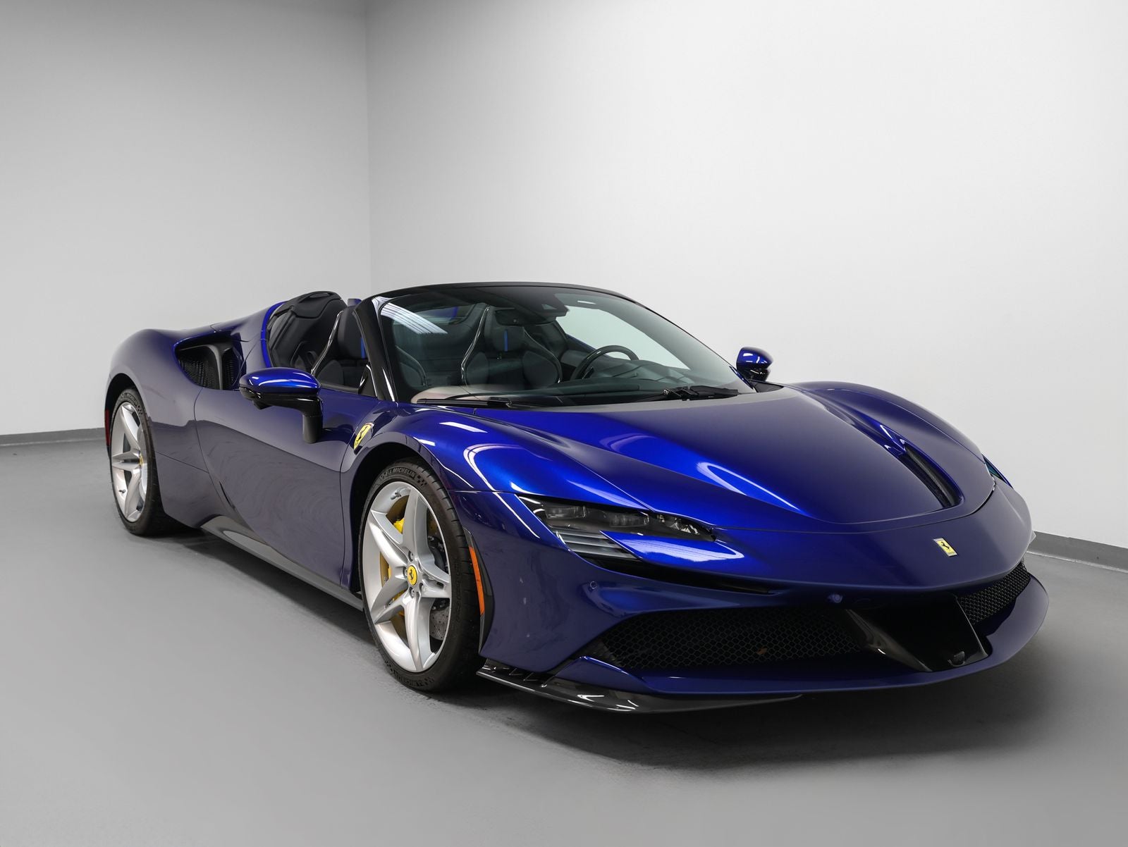 2022 Ferrari SF90 Spider Base