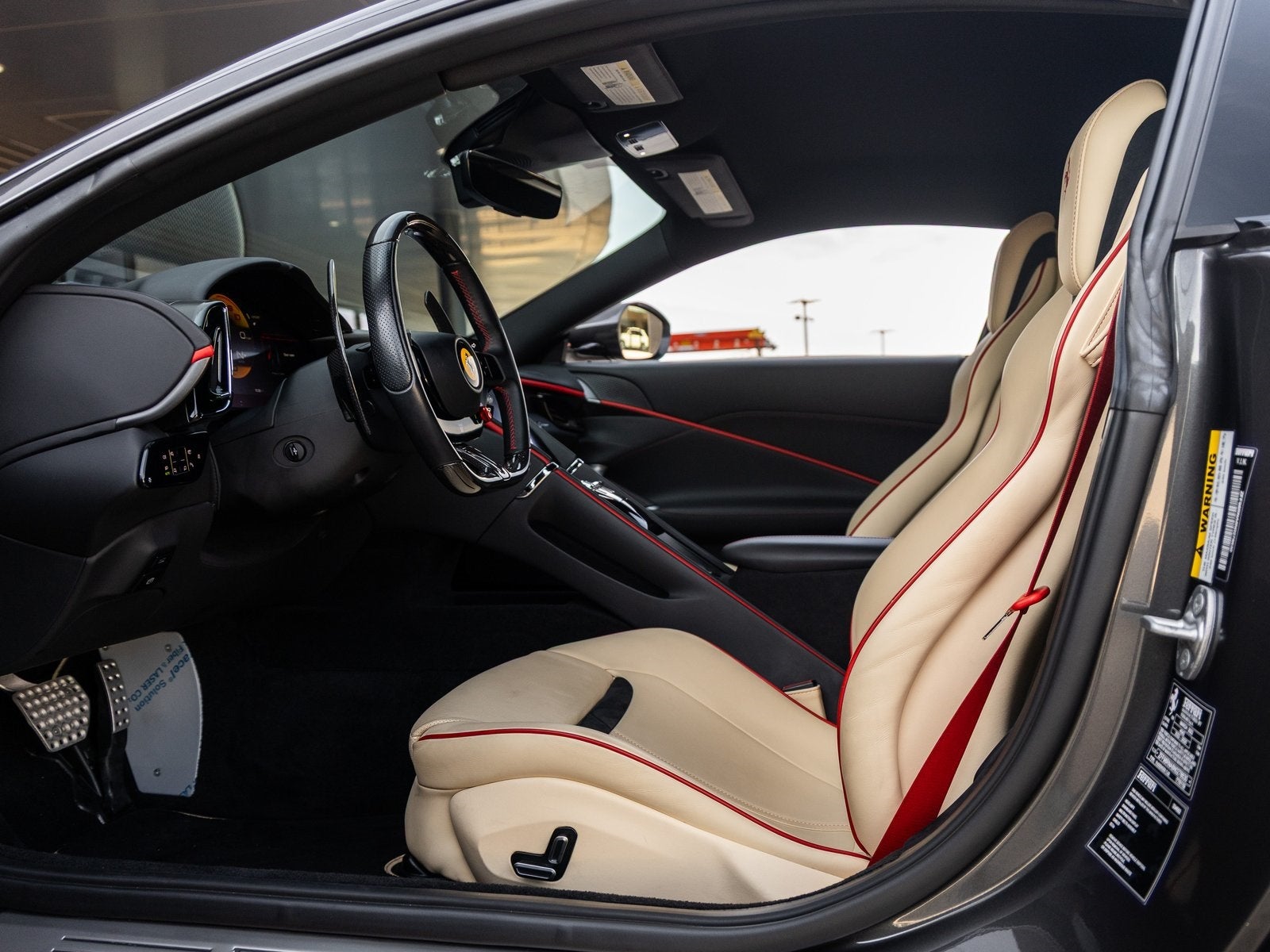 2022 Ferrari Roma Base