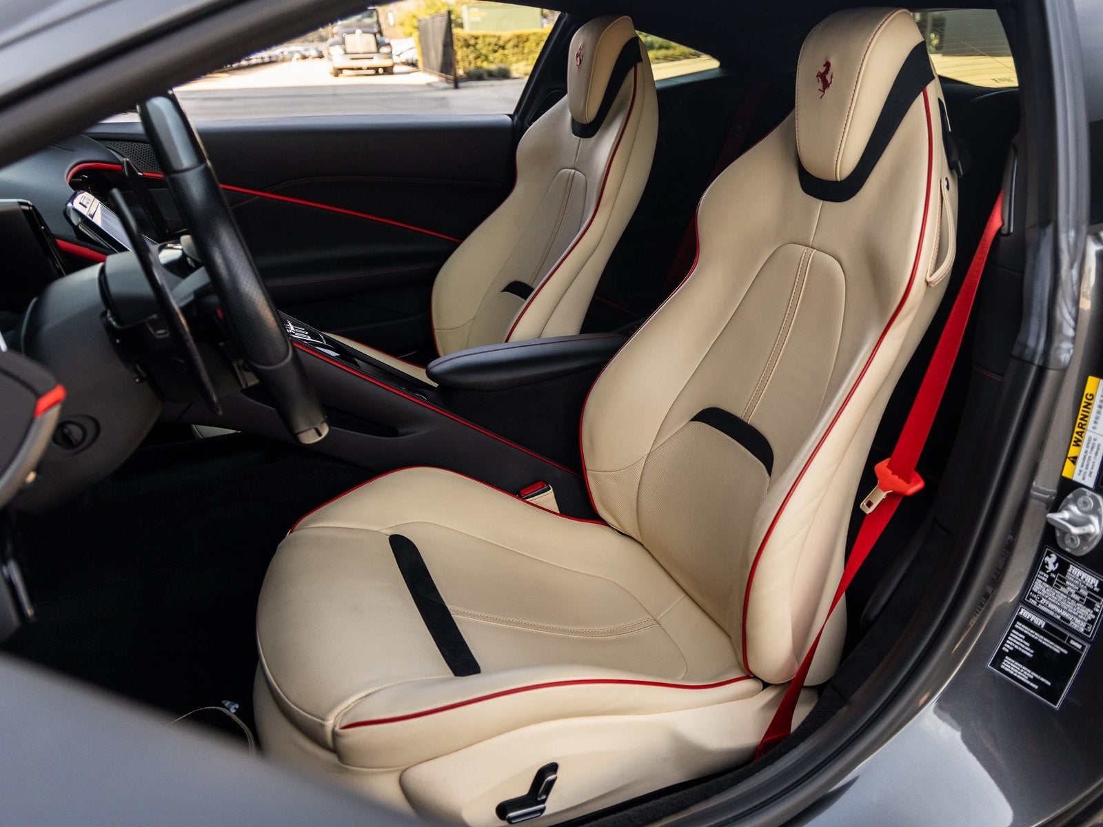 2022 Ferrari Roma Base