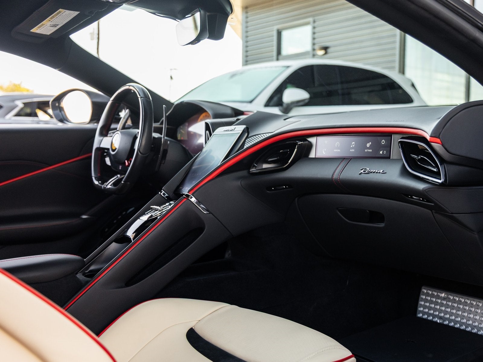 2022 Ferrari Roma Base