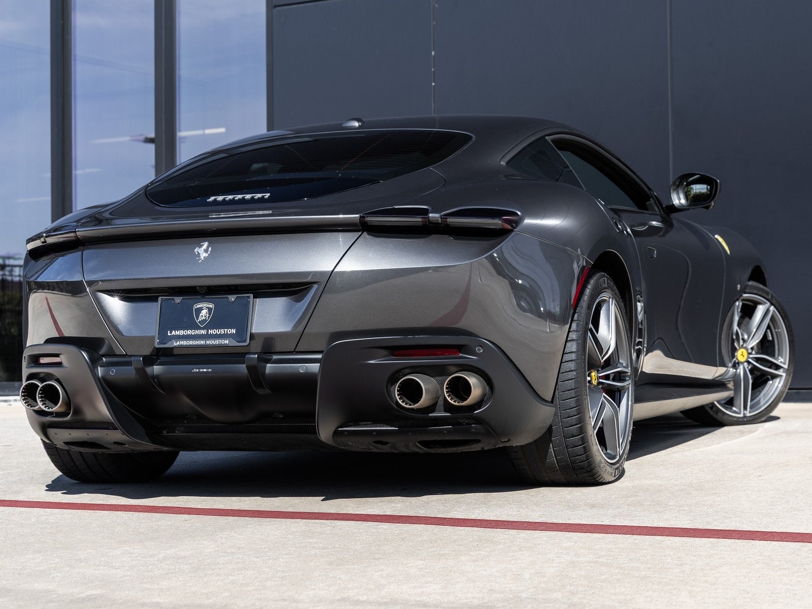 2022 Ferrari Roma Base