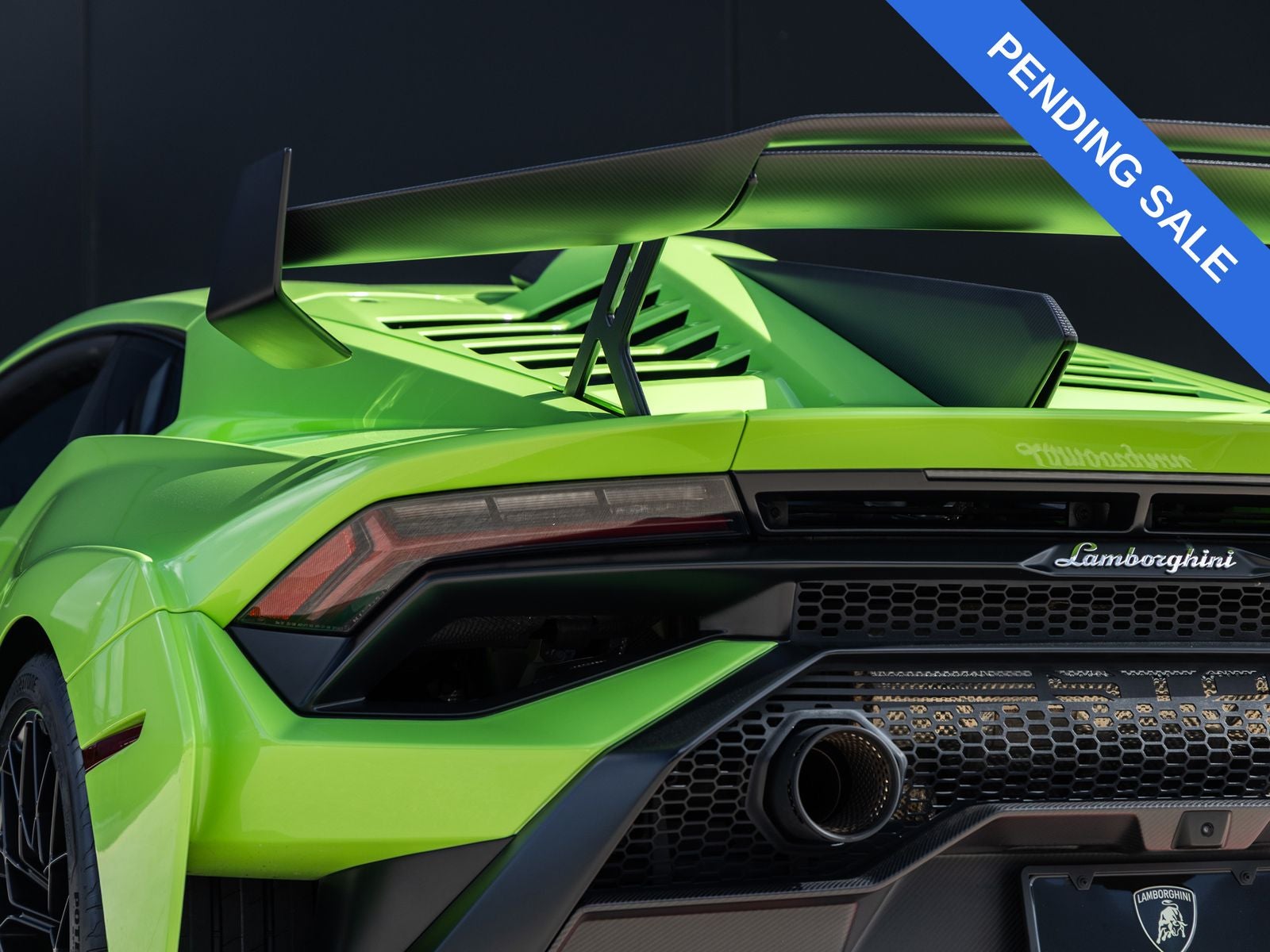 2023 Lamborghini Huracan STO Base