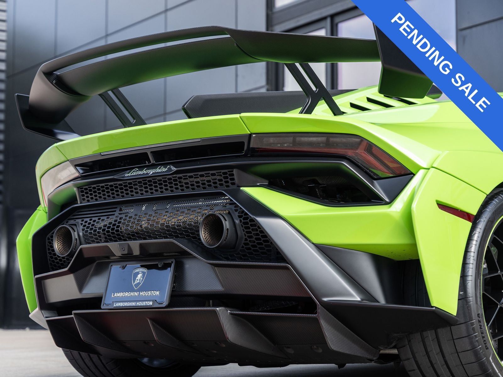 2023 Lamborghini Huracan STO Base