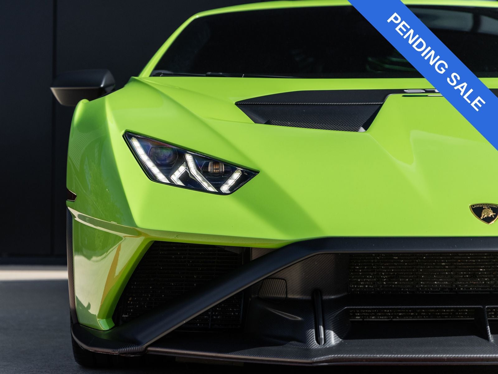 2023 Lamborghini Huracan STO Base