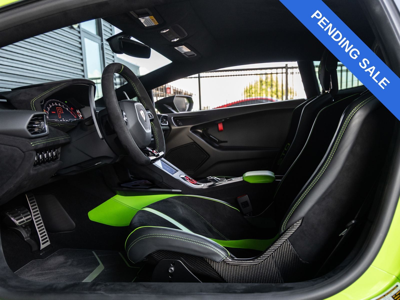 2023 Lamborghini Huracan STO Base