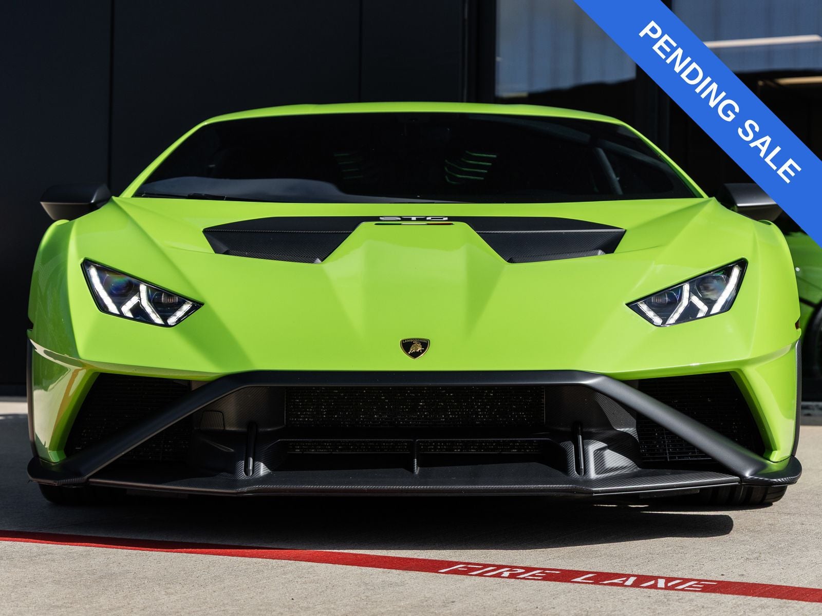 2023 Lamborghini Huracan STO Base