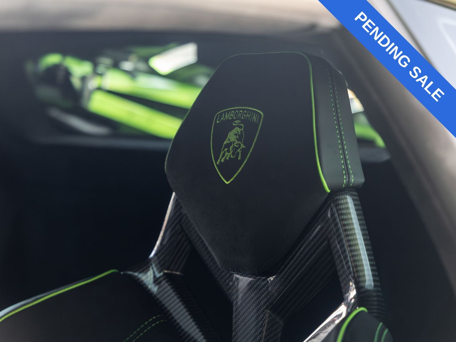 2023 Lamborghini Huracan STO Base