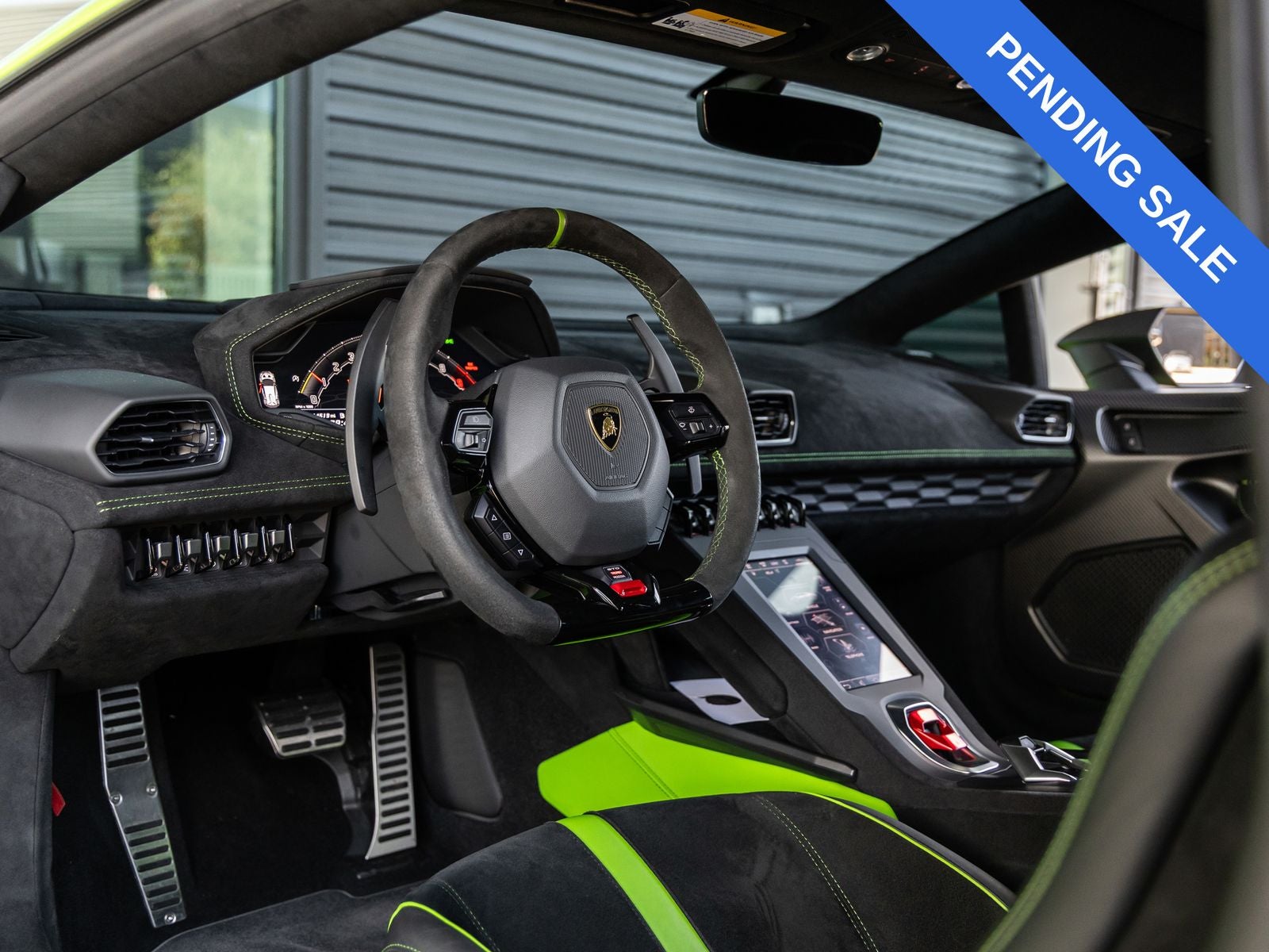 2023 Lamborghini Huracan STO Base
