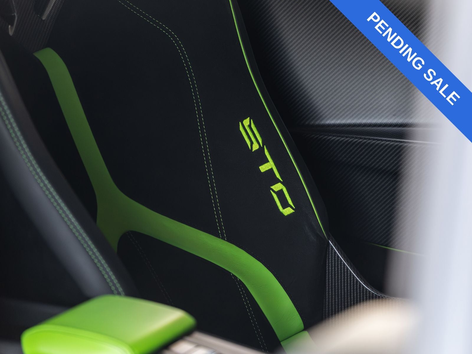 2023 Lamborghini Huracan STO Base