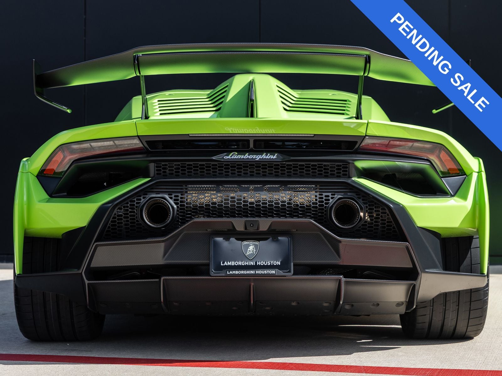 2023 Lamborghini Huracan STO Base