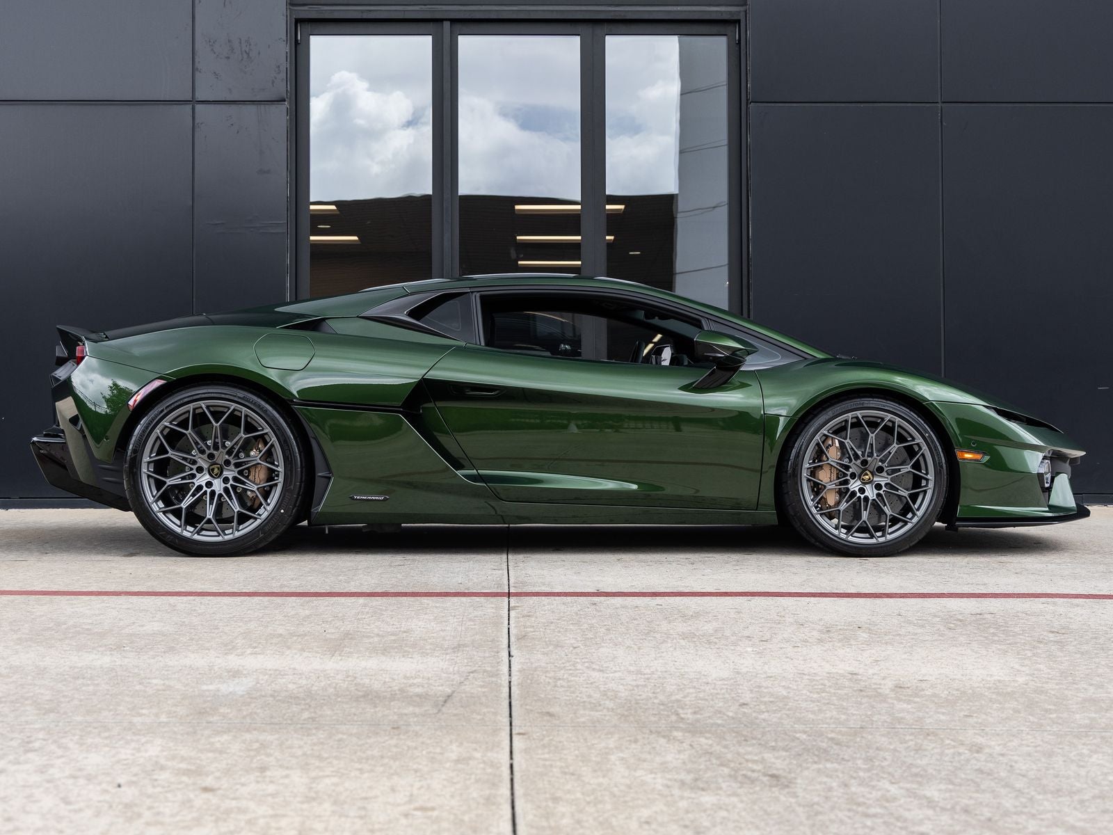 2026 Lamborghini Temerario Base