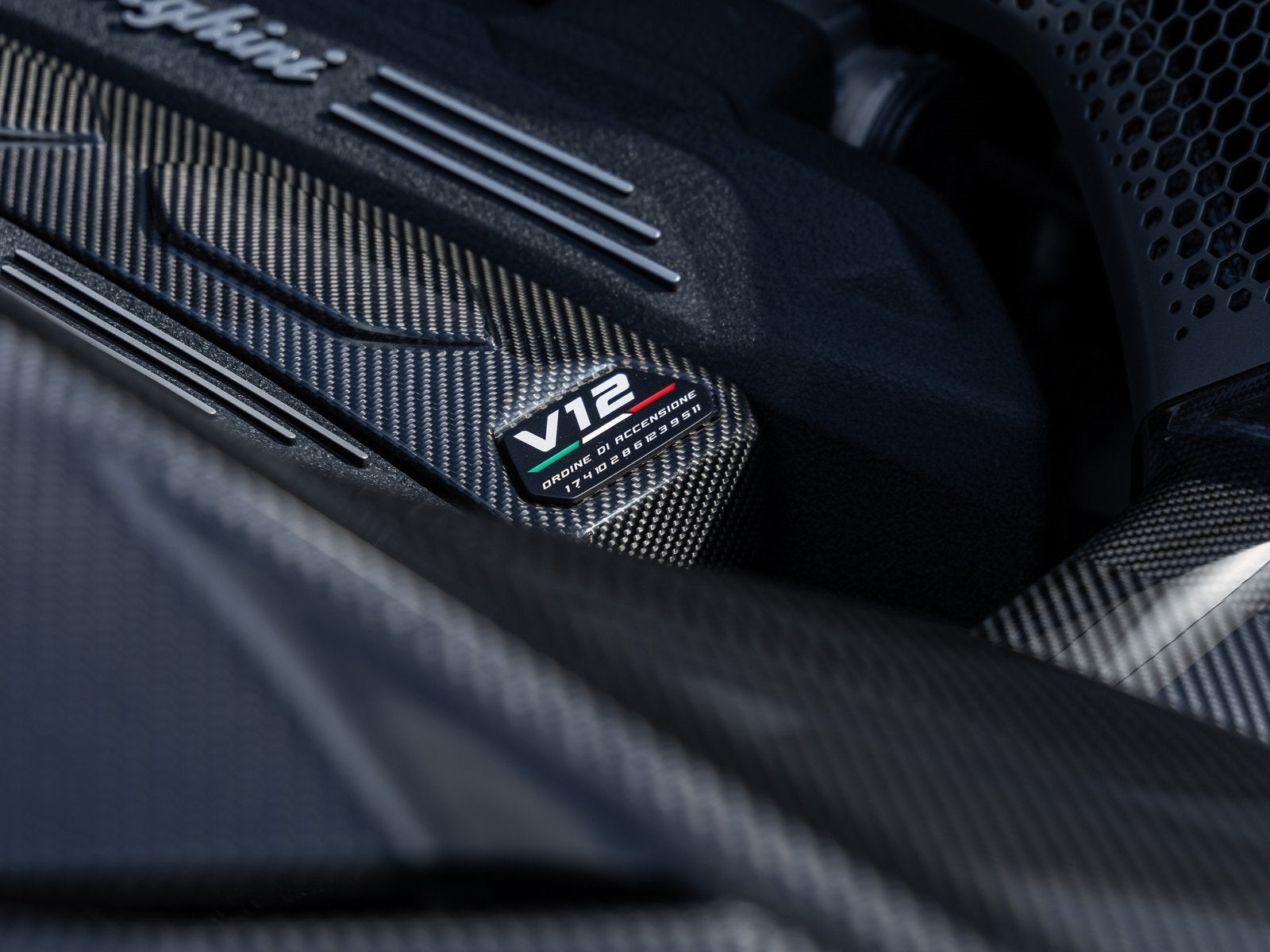 2024 Lamborghini Revuelto Base