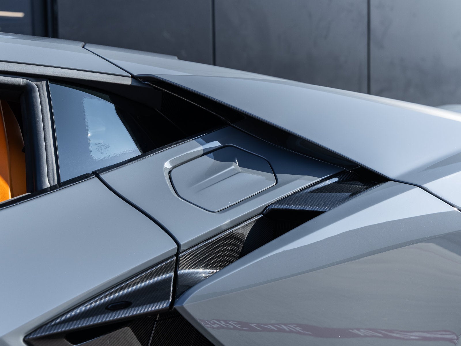 2025 Lamborghini Revuelto Base