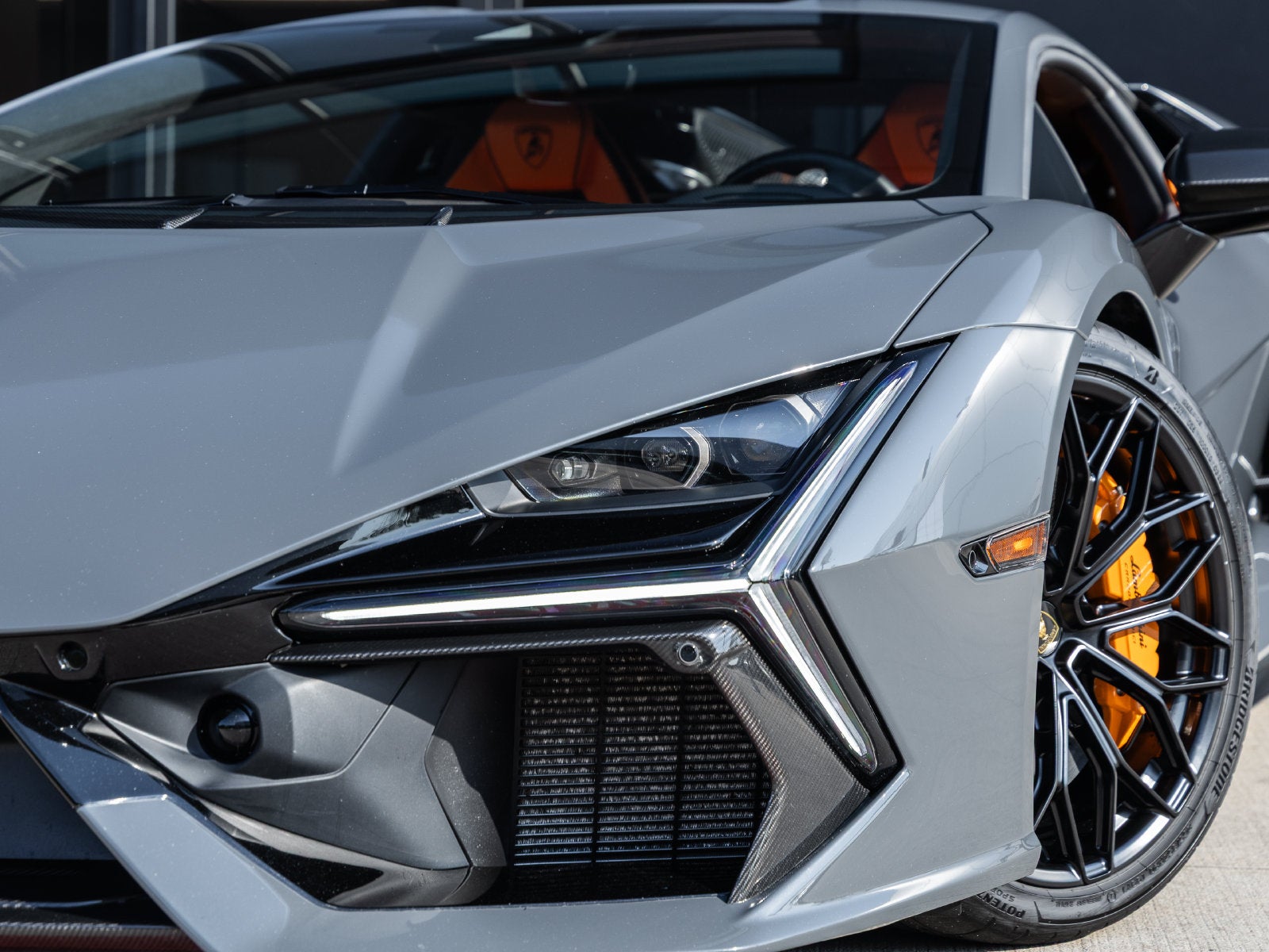 2025 Lamborghini Revuelto Base