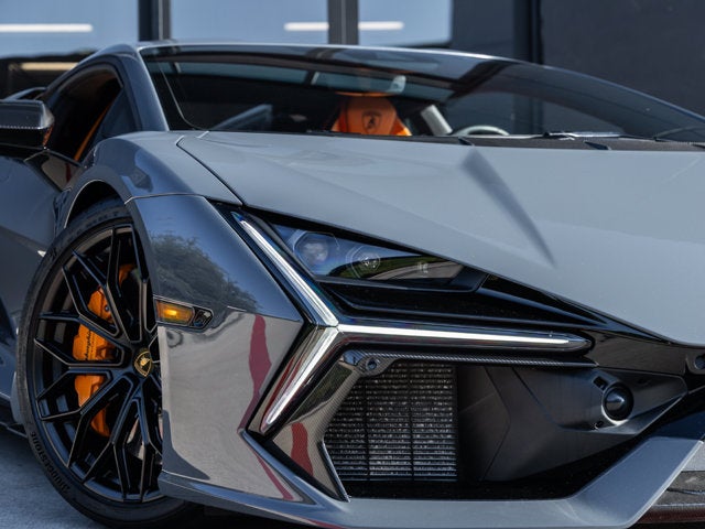 2025 Lamborghini Revuelto Base