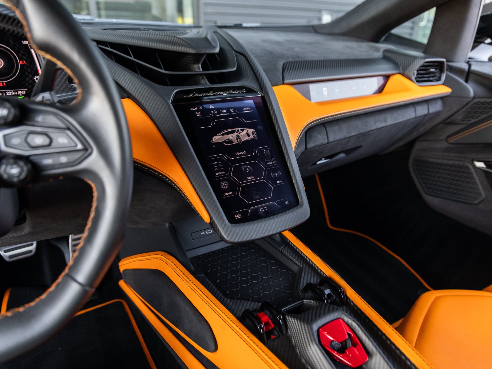2025 Lamborghini Revuelto Base