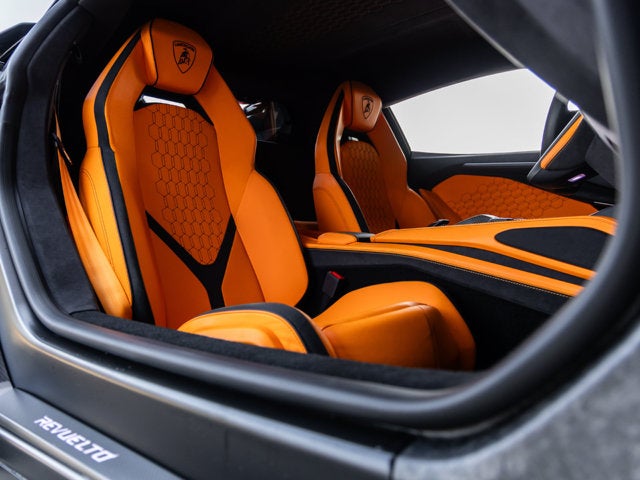 2025 Lamborghini Revuelto Base