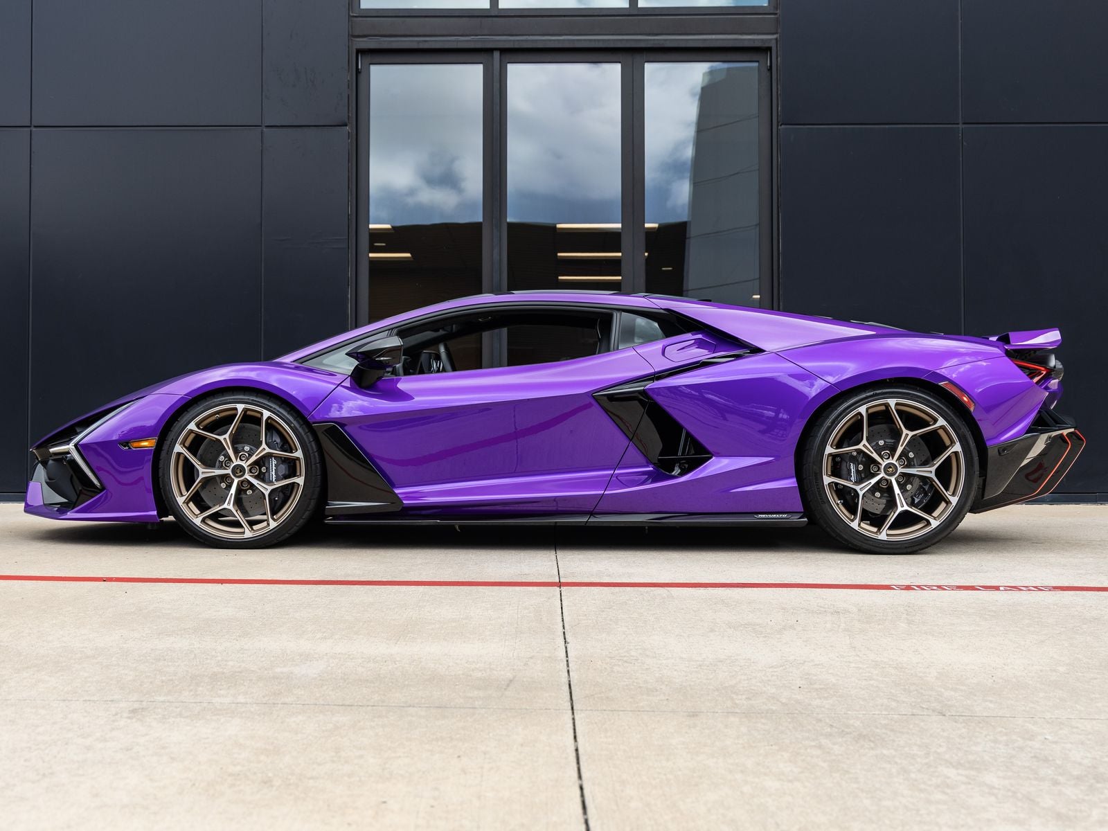2026 Lamborghini Revuelto Base