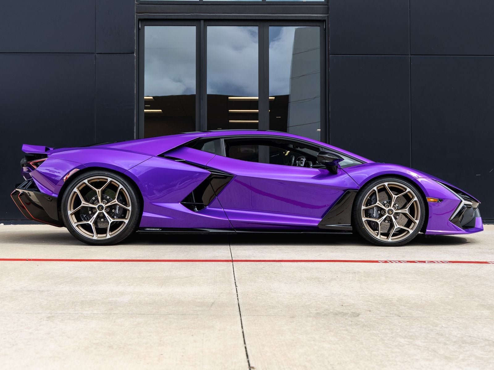 2026 Lamborghini Revuelto Base