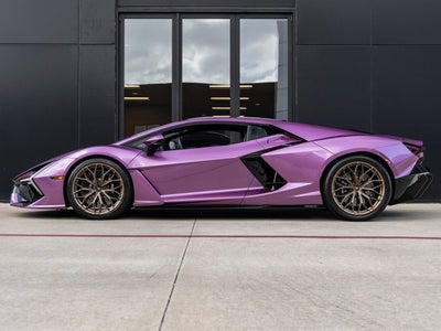 2025 Lamborghini Revuelto Base