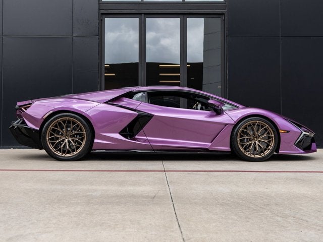 2025 Lamborghini Revuelto Base