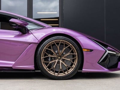 2025 Lamborghini Revuelto Base