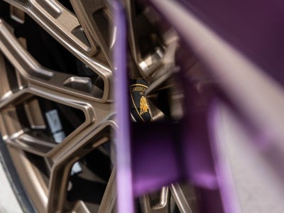 2025 Lamborghini Revuelto Base