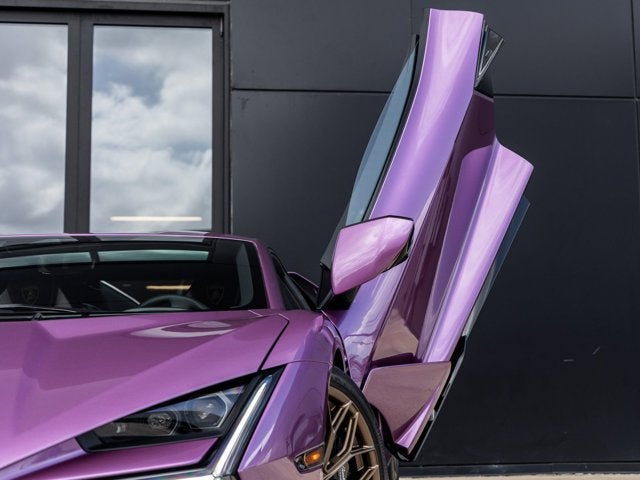 2025 Lamborghini Revuelto Base