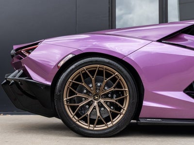 2025 Lamborghini Revuelto Base