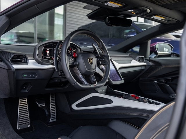 2025 Lamborghini Revuelto Base