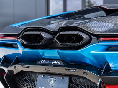 2025 Lamborghini Revuelto Base