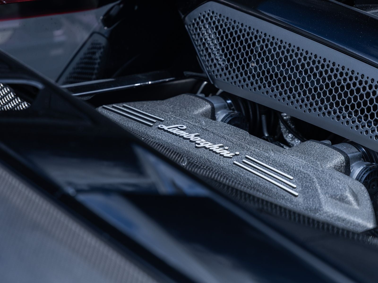 2025 Lamborghini Revuelto Base