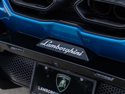 2025 Lamborghini Revuelto Base